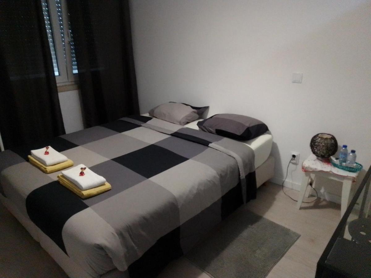 Guesthouse Marialva Park Corroios Exteriör bild