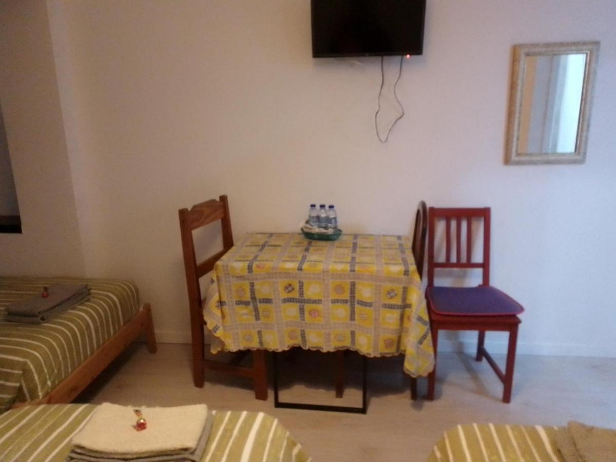 Guesthouse Marialva Park Corroios Exteriör bild