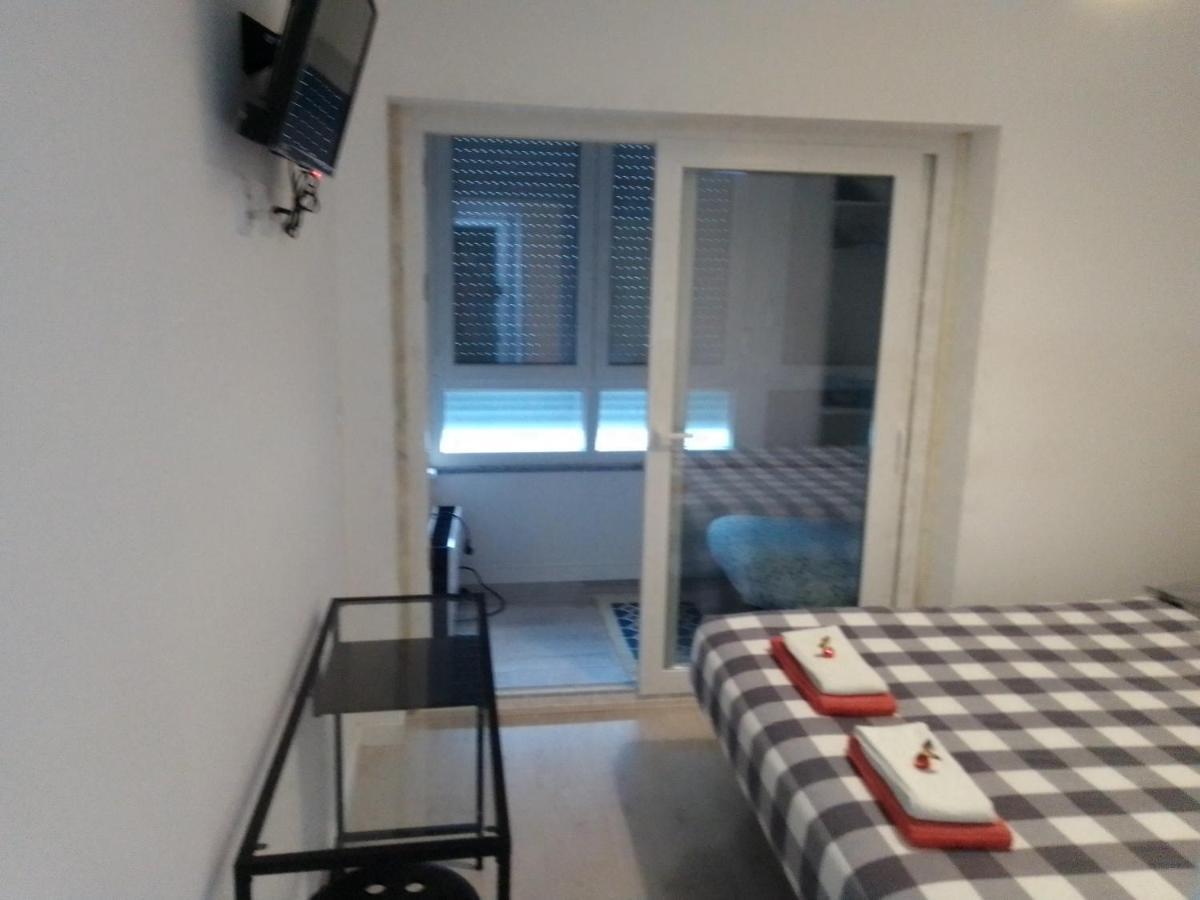 Guesthouse Marialva Park Corroios Exteriör bild